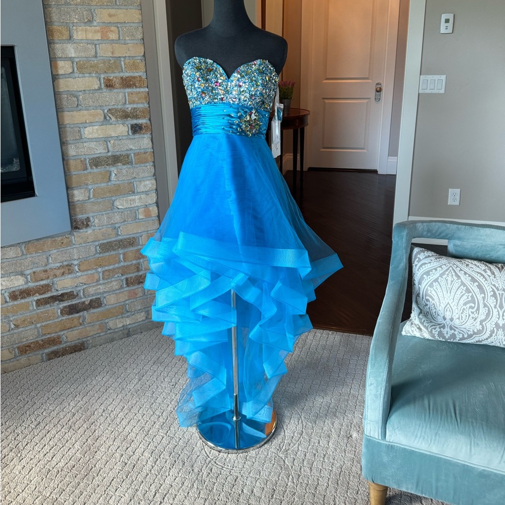 Fabuluxe women’s party prom dress blue size medium new with tags